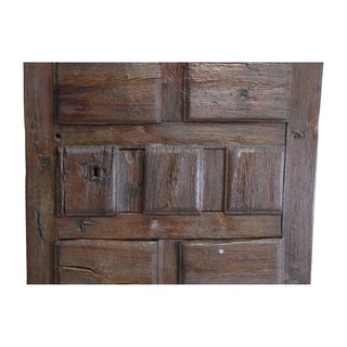 Puerta Pino Siglo XVII con Ventanucos