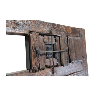 Puerta Pino Siglo XVII con Ventanucos