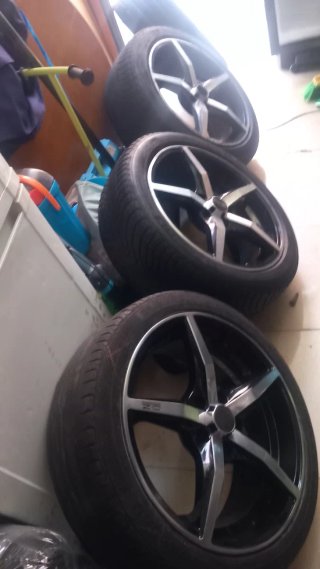 Llantas y neumáticos 235/45 R18