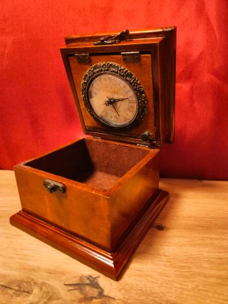 Antiguo Reloj Sobremesa Vintage Madera Basculante