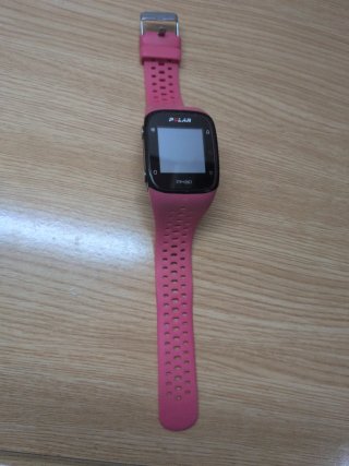 Reloj Polar M430 con correa rosa.