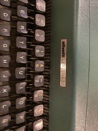 Máquina de escribir Olivetti Lettera 32