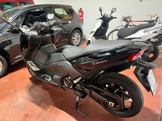 YAMAHA T-MAX 530
