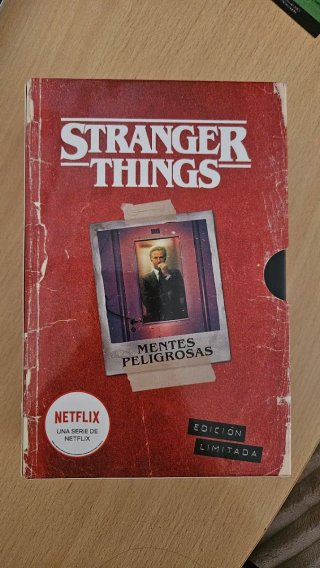Libros Stranger things