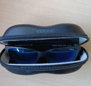 Gafas de sol Vogue negras y turquesa