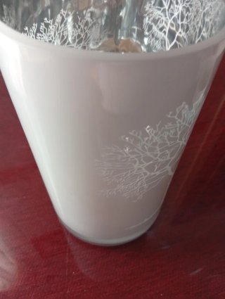 Jarrón de cristal con árbol