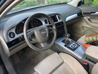 Audi A6 TDI avant 2010 (leer bien)