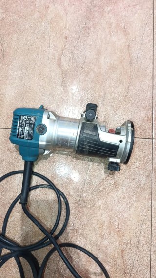 Fresadora Makita en perfecto estado