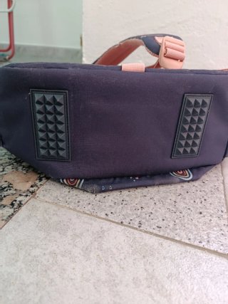 Mochila infantil con diseño de arcoíris