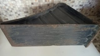 Cuña metálica para calzar ruedas