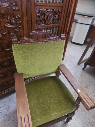 Mueble despacho renacentista tallado