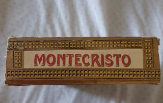 Caja Montecristo No. 5 Cabinet Selection