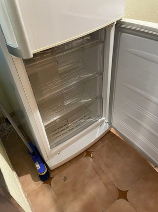 Nevera LG blanca con congelador