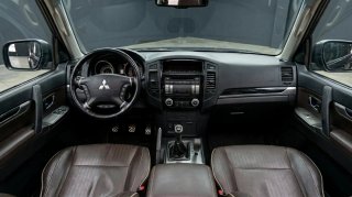 Mitsubishi Montero 2011