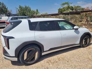 KIA EV4 2025