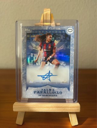 Salma Paralluelo Auto /49 - Topps Aitana Bonmatí