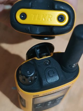 Walkie Talkies Motorola (2 unidades) + Base