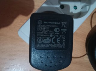 Walkie Talkies Motorola (2 unidades) + Base