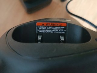 Walkie Talkies Motorola (2 unidades) + Base