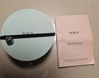 Caja Tous con joyero y bolsita