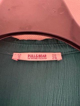Pack 3 prendas: blusa verde, top negro y falda