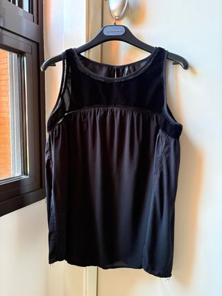 Pack 3 prendas: blusa verde, top negro y falda