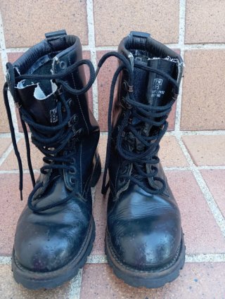Botas militares negras