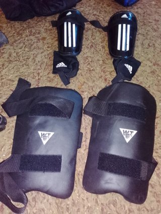 Espinilleras Adidas Negras + wt