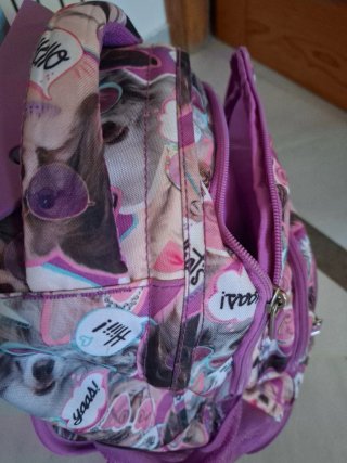 Mochila con ruedas y estuche Totto original