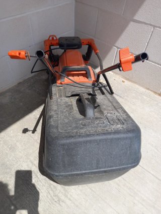 Cortacésped Eléctrico Negro/Naranja.  BLACK&DECKER