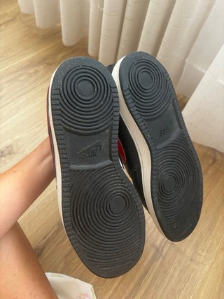 Zapatillas Nike Negras y Rojas