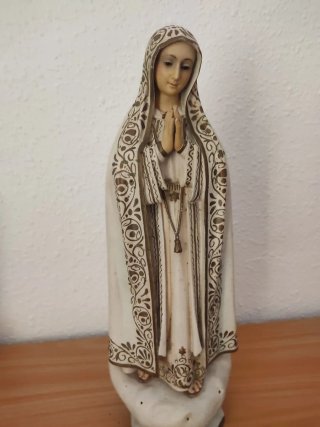 Virgen de Fátima figura religiosa