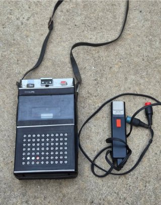 Grabadora Philips EL 3302 con micrófono
