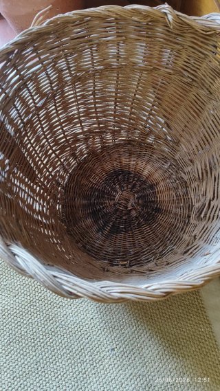 Cesto grande de mimbre