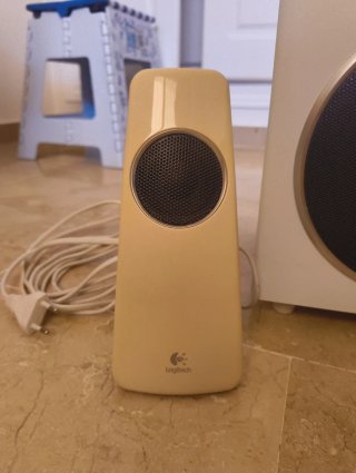 Altavoces Logitech Beige y Blanco Sistema Z523
