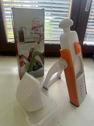 Affettatrice verdure manuale con contenitore
