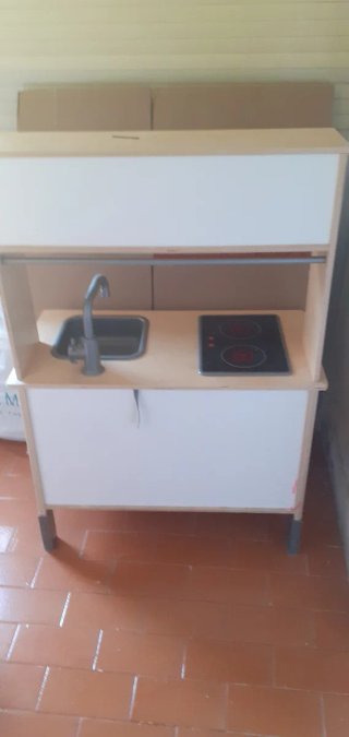 Cocinita infantil de madera de ikea como nueva