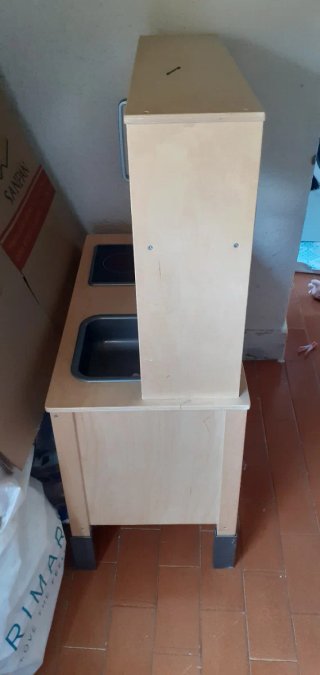 Cocinita infantil de madera de ikea como nueva