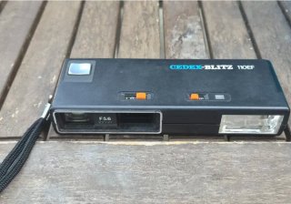 Cámara Antigua CEDEX-BLITZ 110 EF