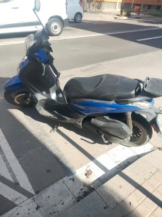 Moto Scooter Azul Automática