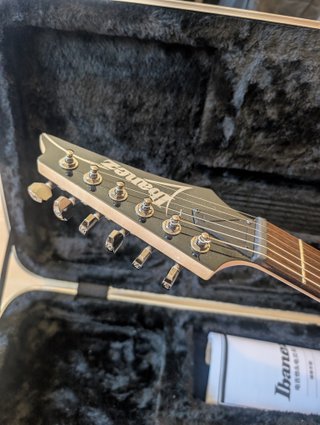Guitarra Eléctrica Ibanez S521-MOL + Maleta Dura