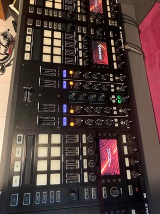 Controlador DJ Traktor Kontrol S8