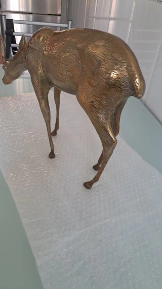 Figura ciervo de bronce