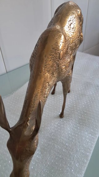 Figura ciervo de bronce