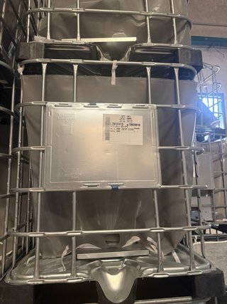 Depósito IBC 1000L con jaula metálica