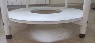 Mesa camilla con mantelería y juego de 3 sillas