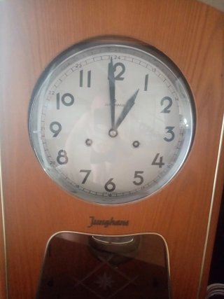 Reloj de pared Junghans