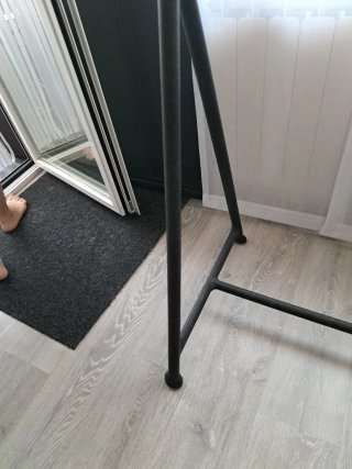 Perchero de ropa metálico
