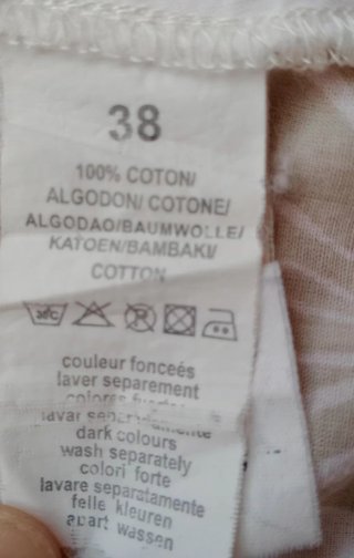 Chaqueta fina con capucha y flores