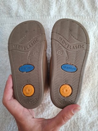 Zapatos Titanitos Beige Velcro Niña/o talla 27